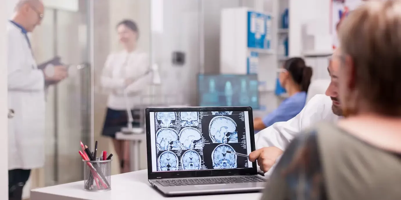 When to Consult a Neurosurgeon When to Consult a Neurosurgeon